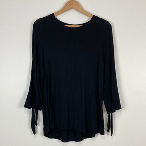 Simply Southern Plain Black 3/4 Slit Sleeve With Tie Closure Women’s Small